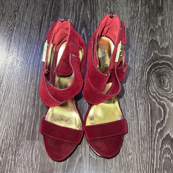 Qupid Platform Heels - Picture 6 of 11